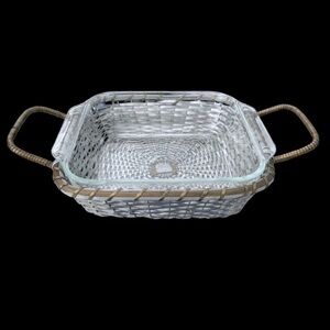 PYREX 2 QT. SQUARE CASSEROLE DISH #222 - R WITH WOVEN ALUMINUM BASKET